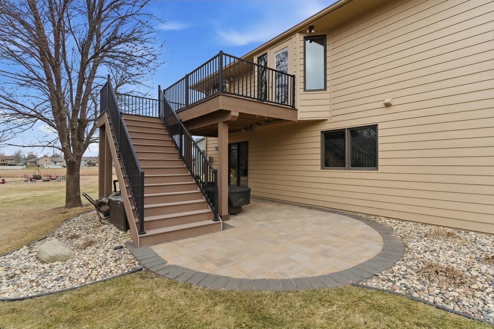 Home exterior view